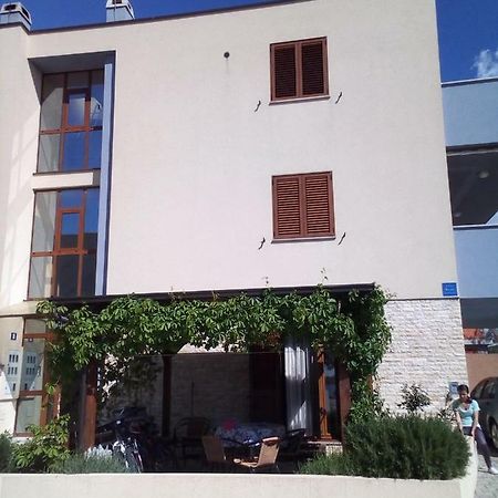 Apartman Edi Nin Εξωτερικό φωτογραφία