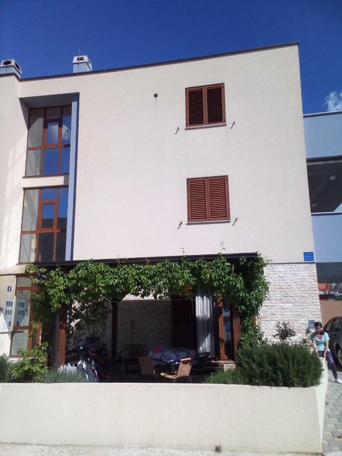 Apartman Edi Nin Εξωτερικό φωτογραφία
